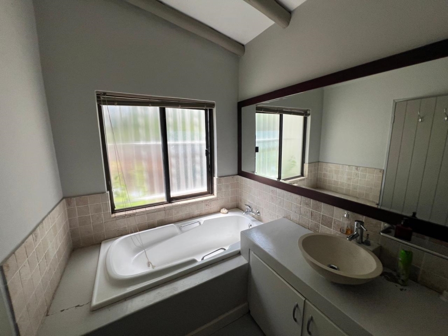 5 Bedroom Property for Sale in Hartebeesfontein SH Free State